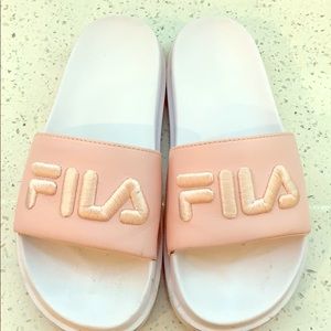 PiNK FiLA SLiDES